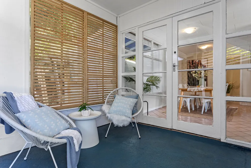 Photos of 90 Pohutukawa Avenue