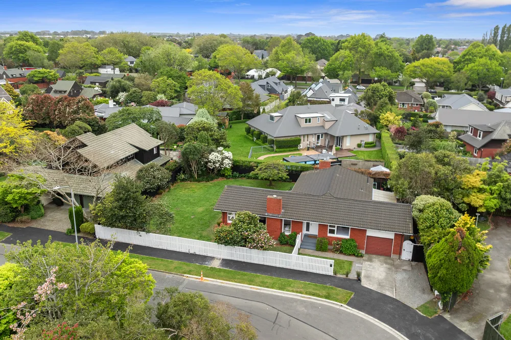 Photos of 12 Brackendale Place