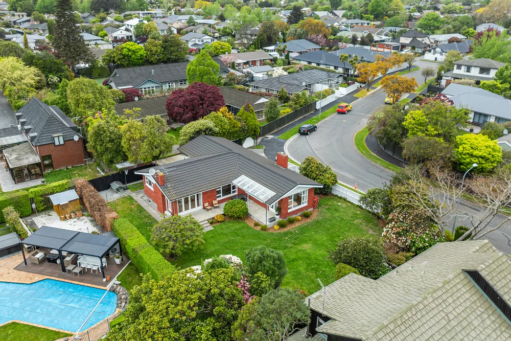 Photos of 12 Brackendale Place
