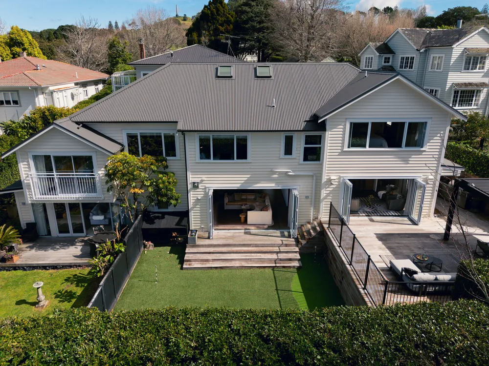 Photos of 22A Maungakiekie Avenue