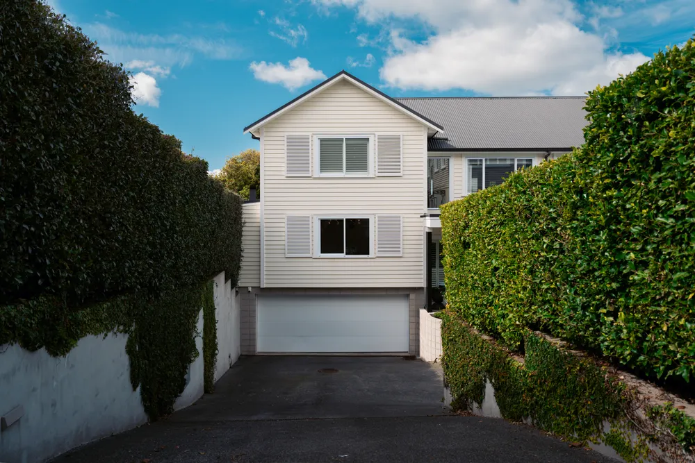 Photos of 22A Maungakiekie Avenue