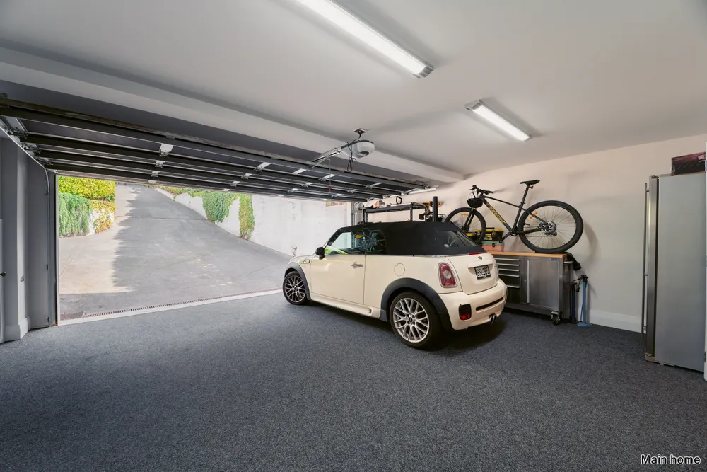Photos of 22A Maungakiekie Avenue