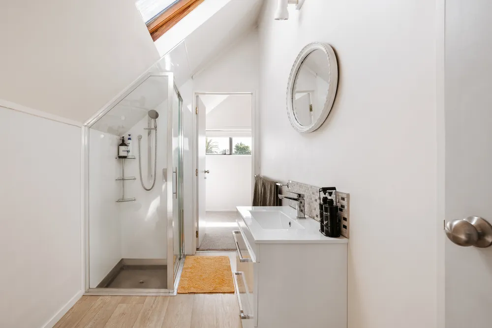 Photos of 146B Windsor Road