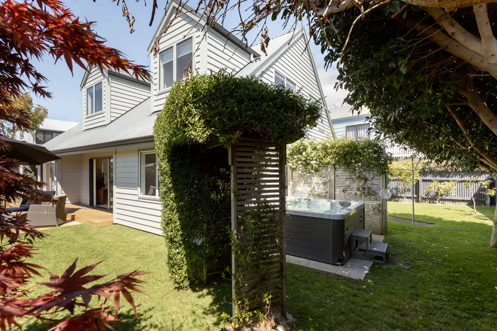 Photos of 146B Windsor Road