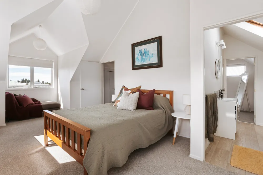 Photos of 146B Windsor Road