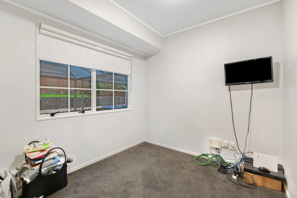Photos of 17 Godwin Court