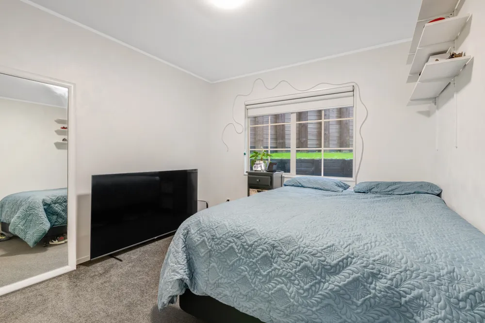 Photos of 17 Godwin Court