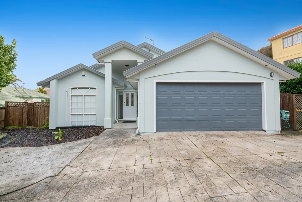 Photos of 17 Godwin Court