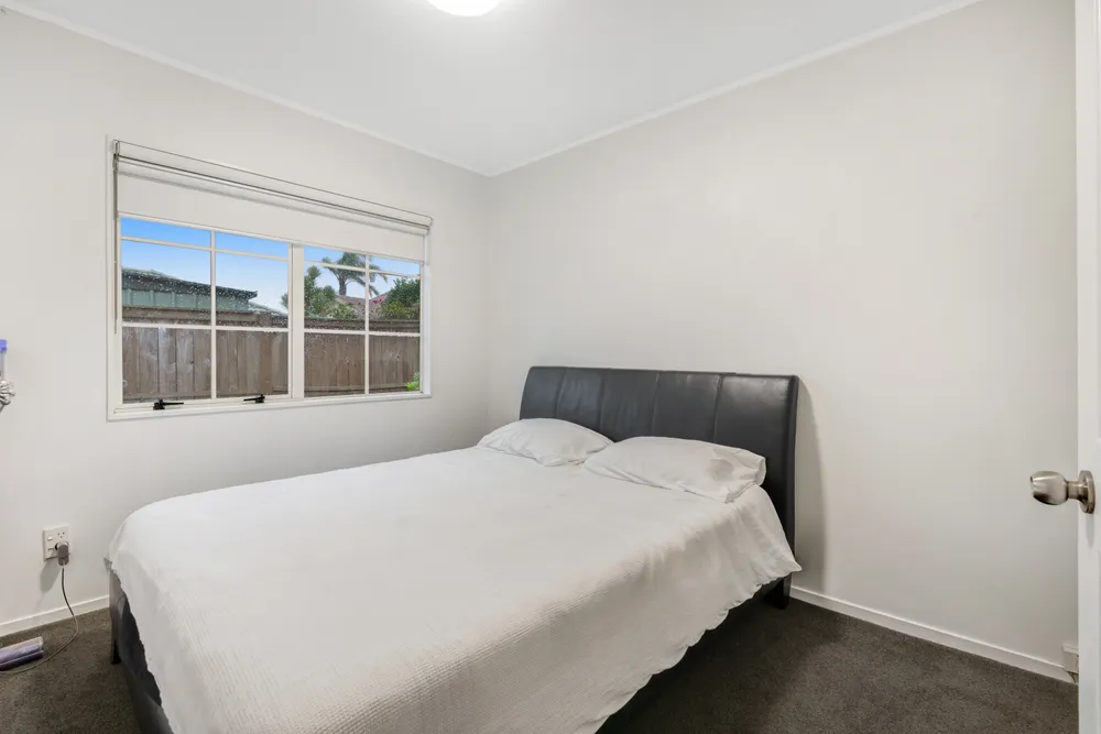 Photos of 17 Godwin Court