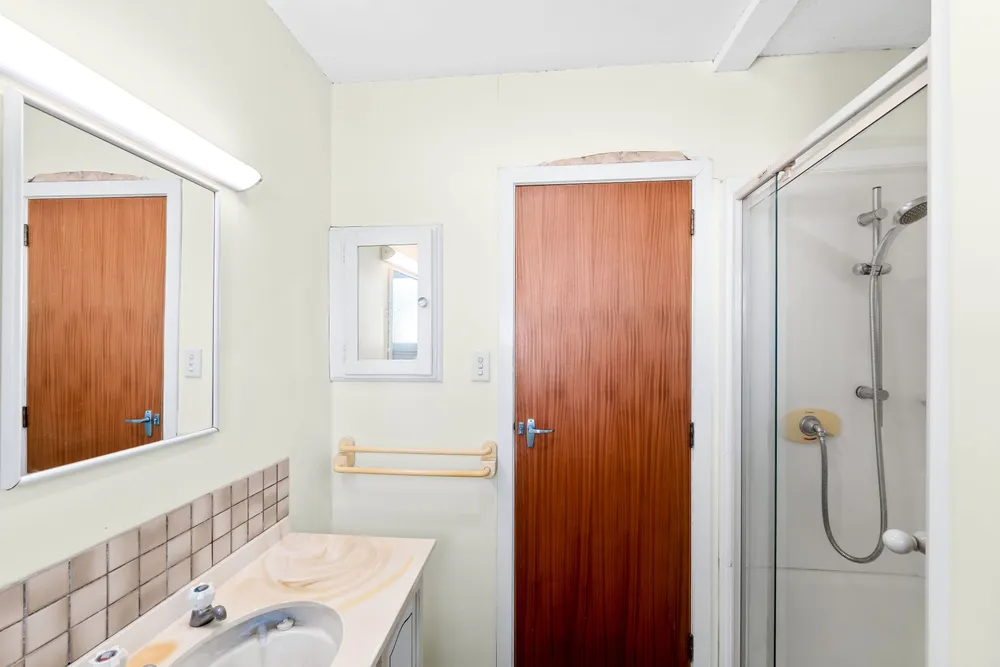 Photos of 160 Hendersons Road