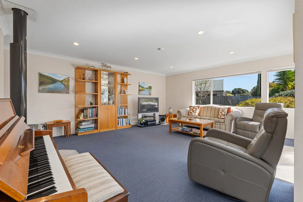 Photos of 40 Settlers Grove