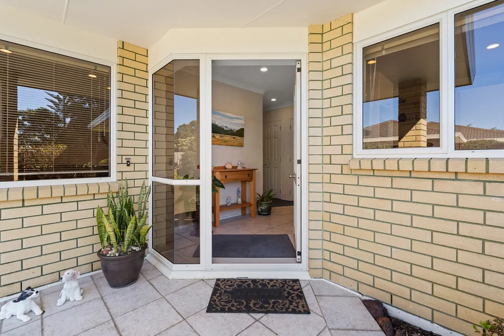 Photos of 40 Settlers Grove