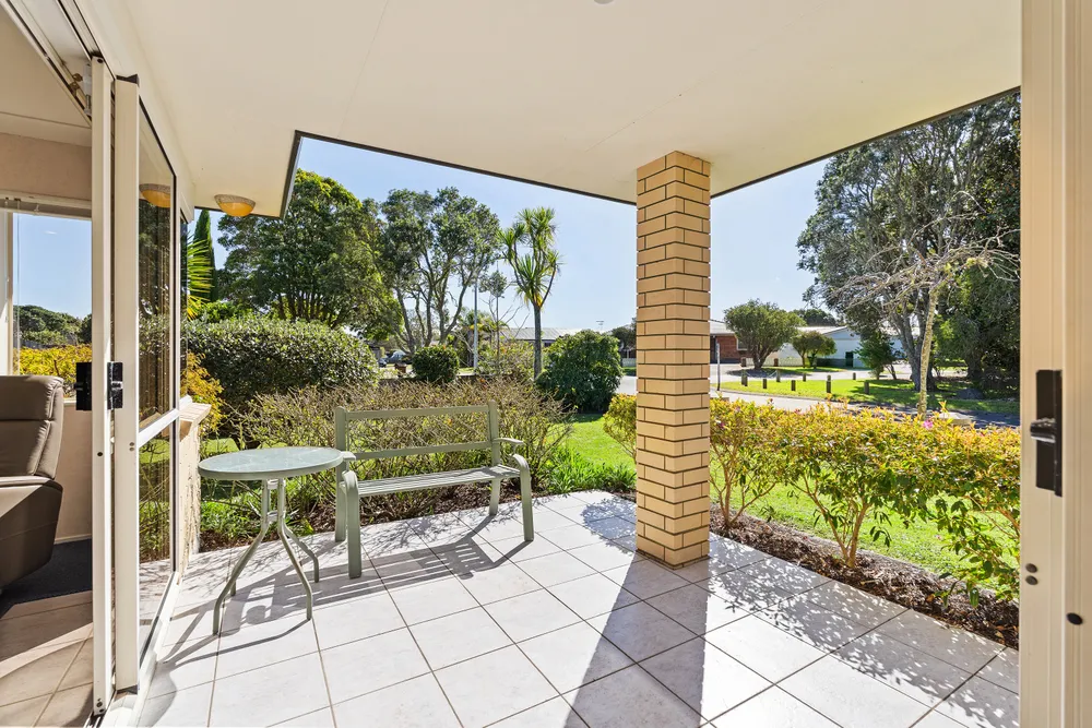 Photos of 40 Settlers Grove
