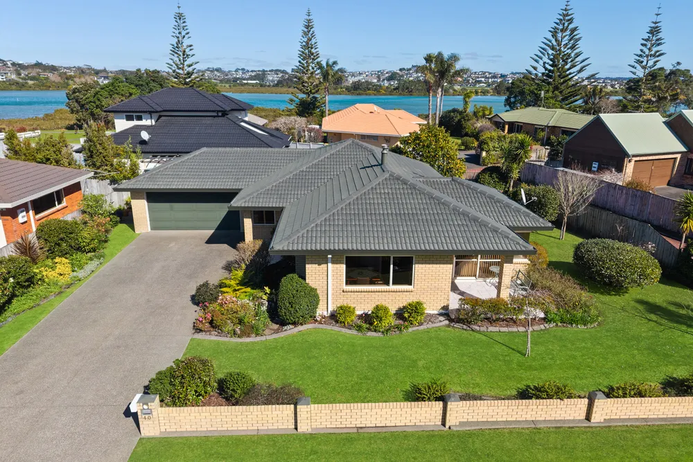 Photos of 40 Settlers Grove