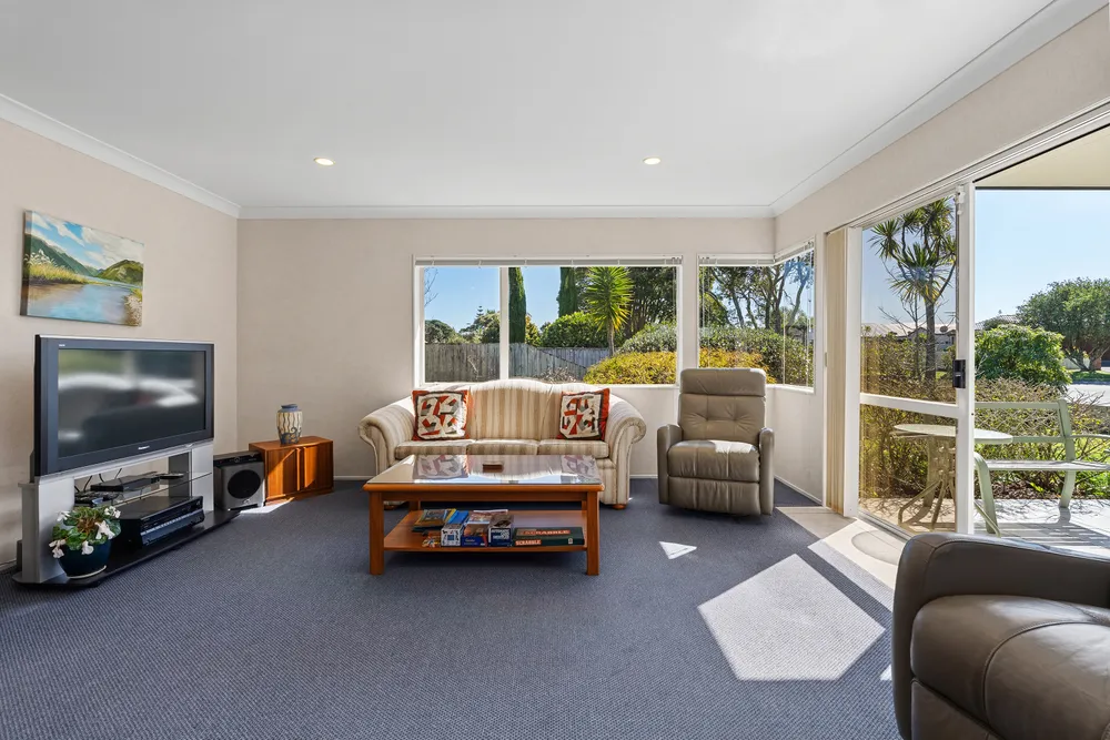 Photos of 40 Settlers Grove
