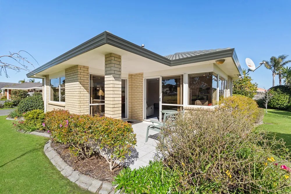 Photos of 40 Settlers Grove