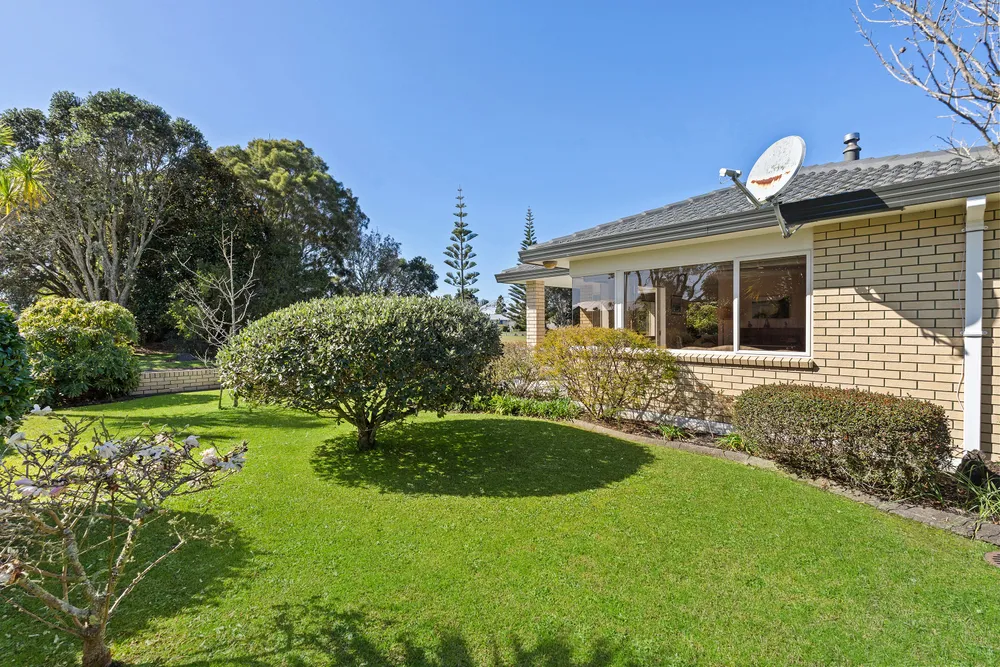 Photos of 40 Settlers Grove