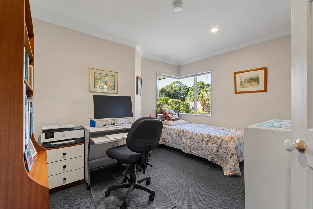 Photos of 40 Settlers Grove