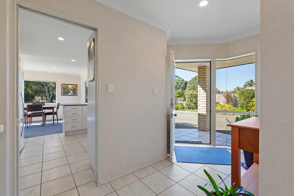 Photos of 40 Settlers Grove