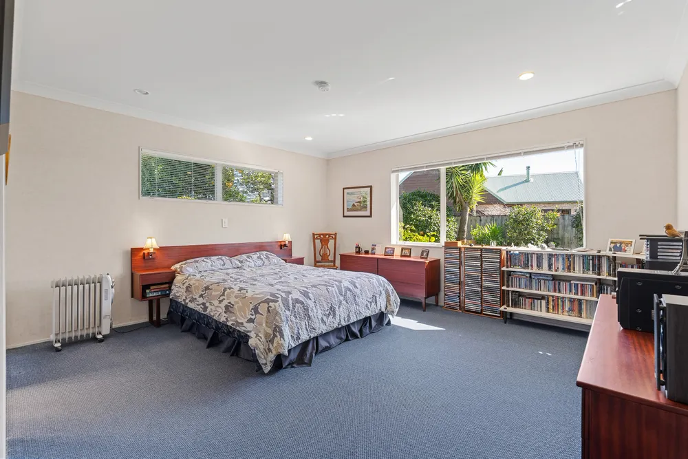 Photos of 40 Settlers Grove