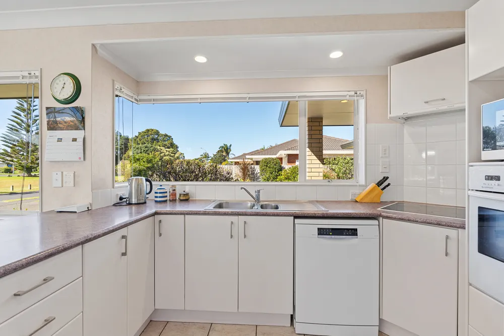 Photos of 40 Settlers Grove