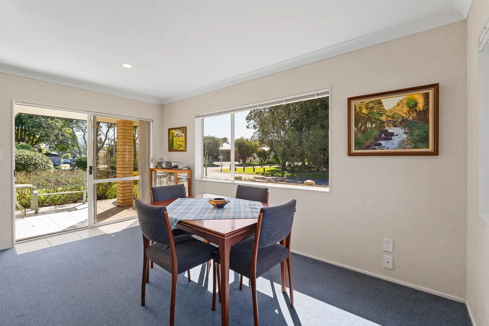 Photos of 40 Settlers Grove