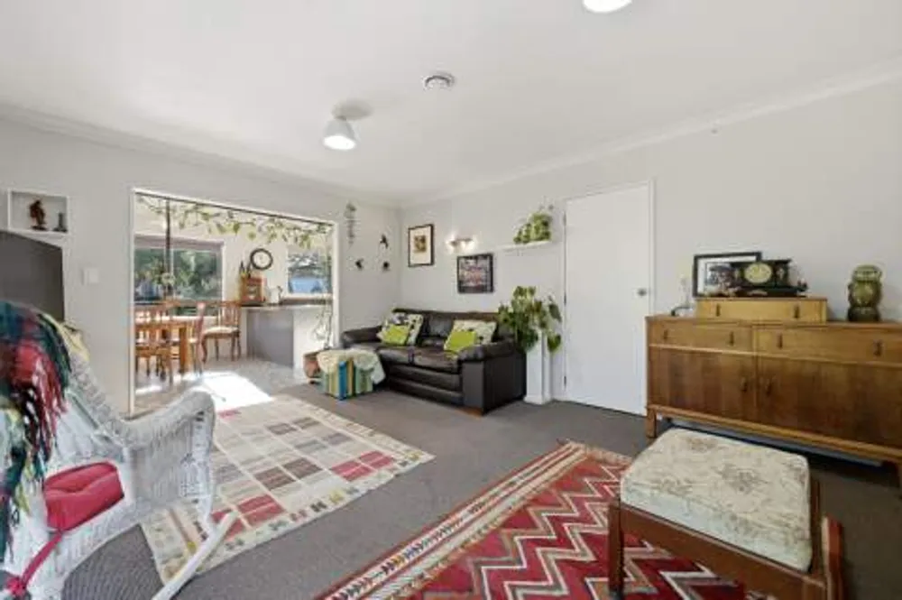 Photos of 95B Levers Road