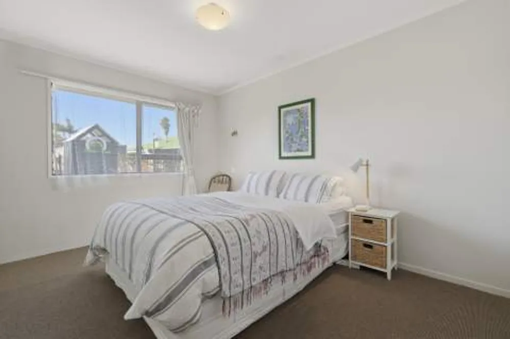 Photos of 95B Levers Road