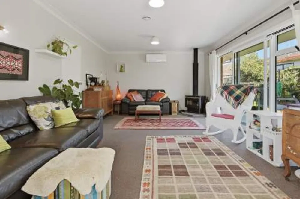 Photos of 95B Levers Road