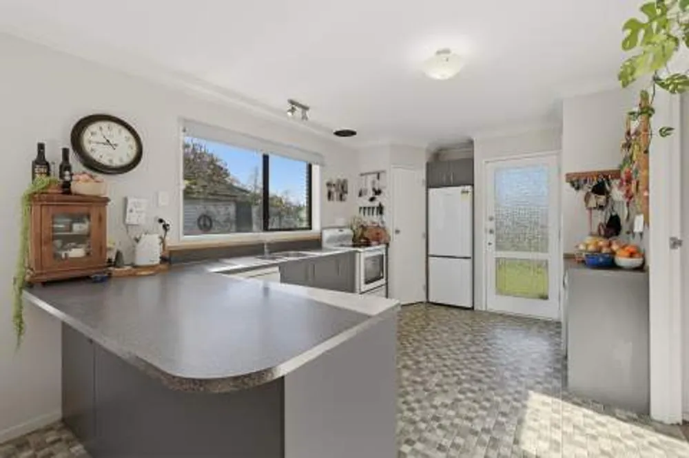 Photos of 95B Levers Road