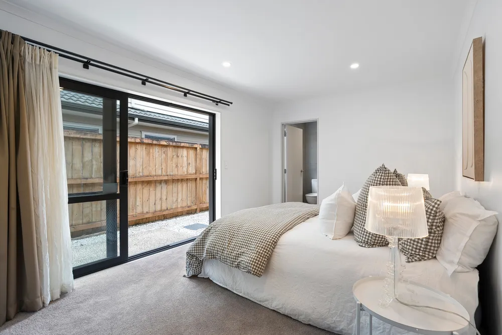 Photos of 4 Singleton Avenue