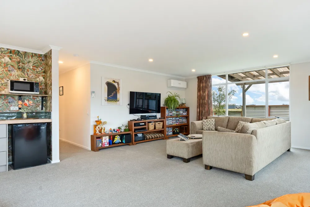 Photos of 8 Warren Street