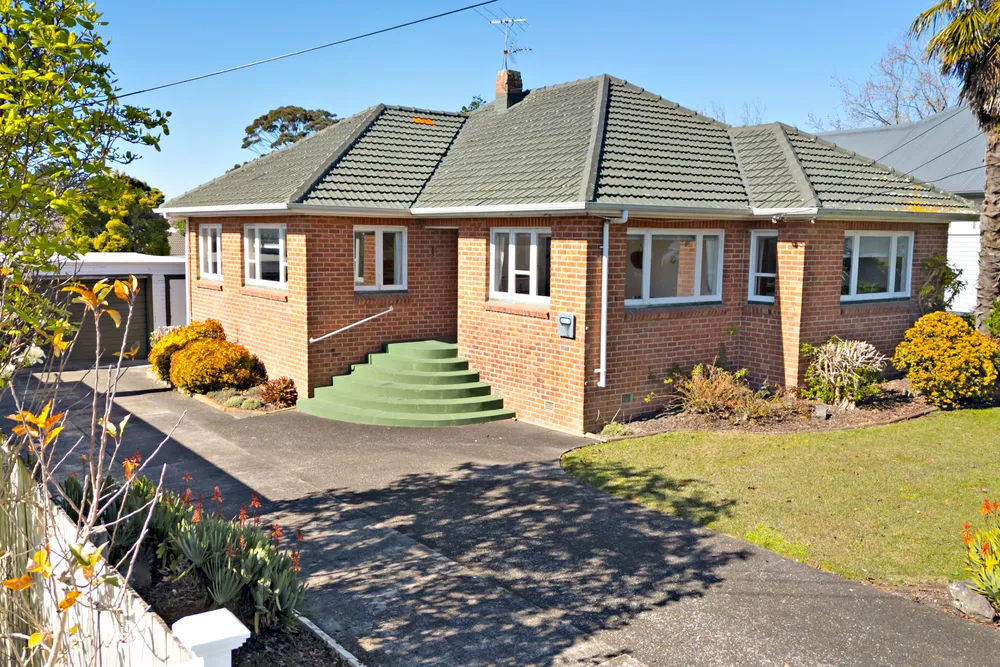 Photos of 52 Bollard Avenue