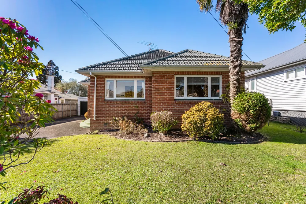 Photos of 52 Bollard Avenue