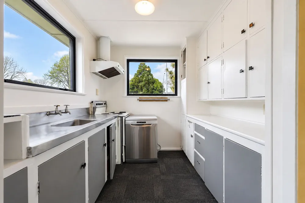 Photos of 933A Cameron Road