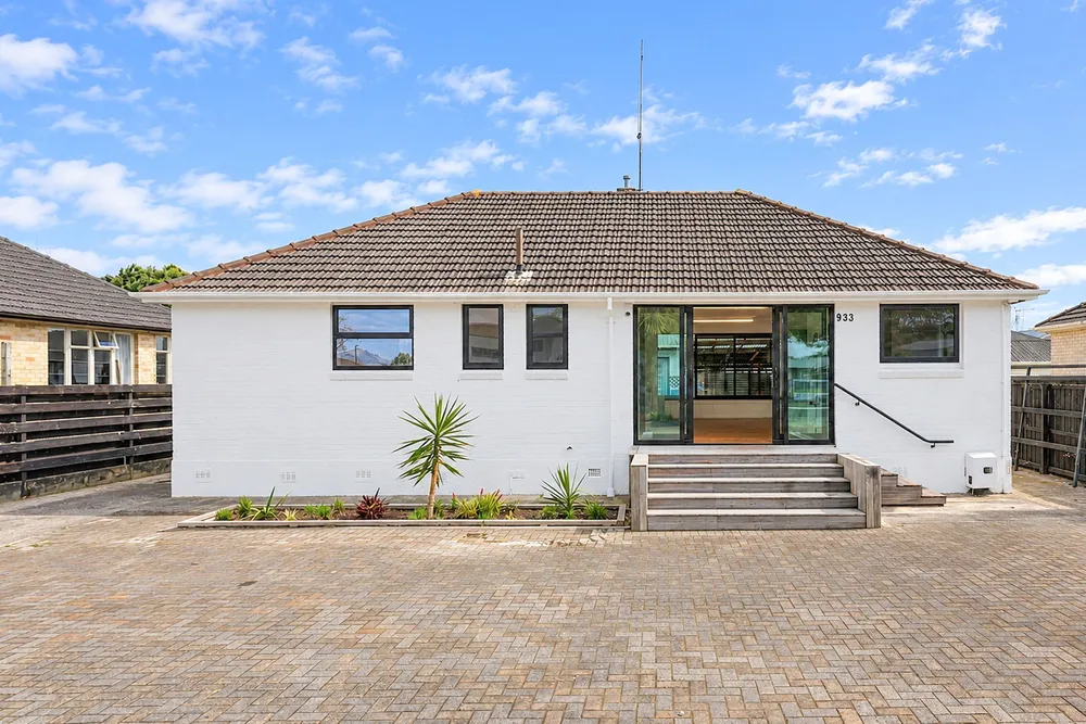 Photos of 933A Cameron Road