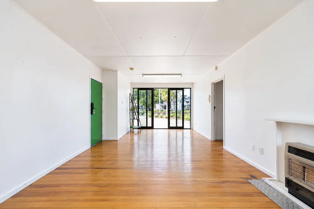 Photos of 933A Cameron Road