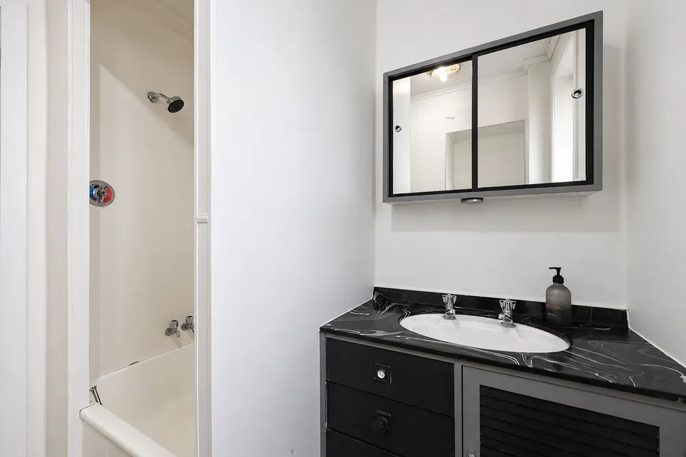 Photos of 933A Cameron Road