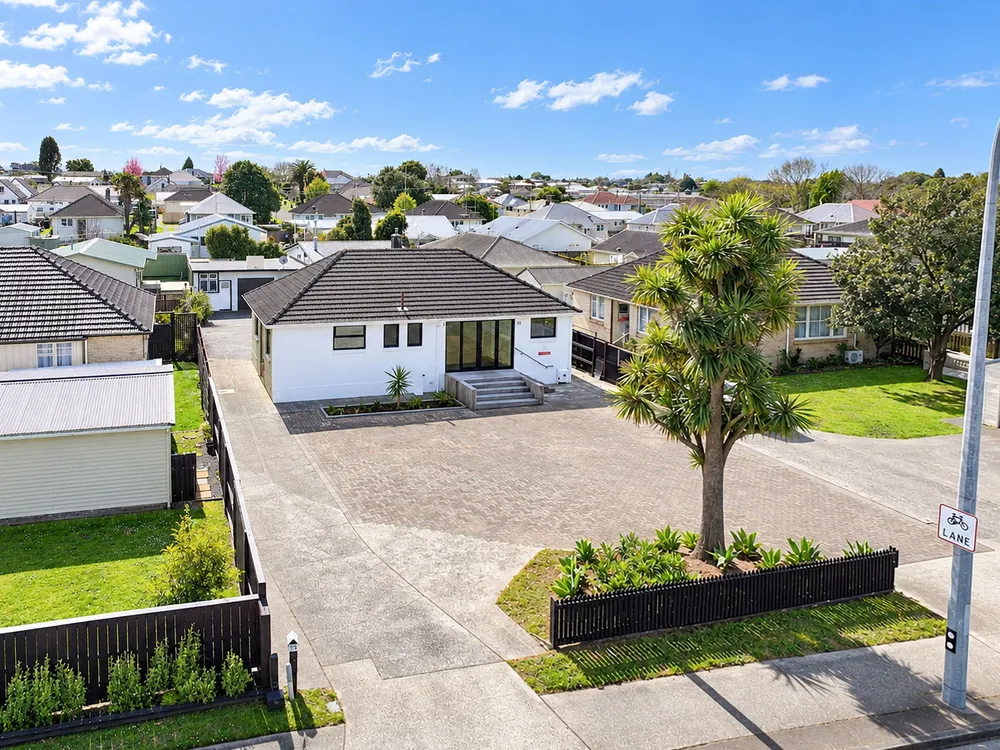 Photos of 933A Cameron Road