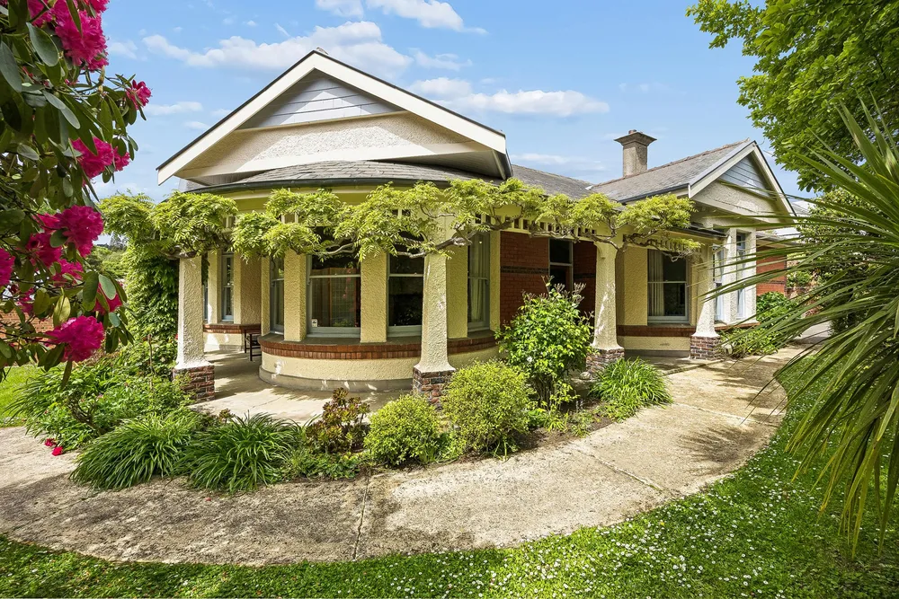 Photos of 4 Willowbank