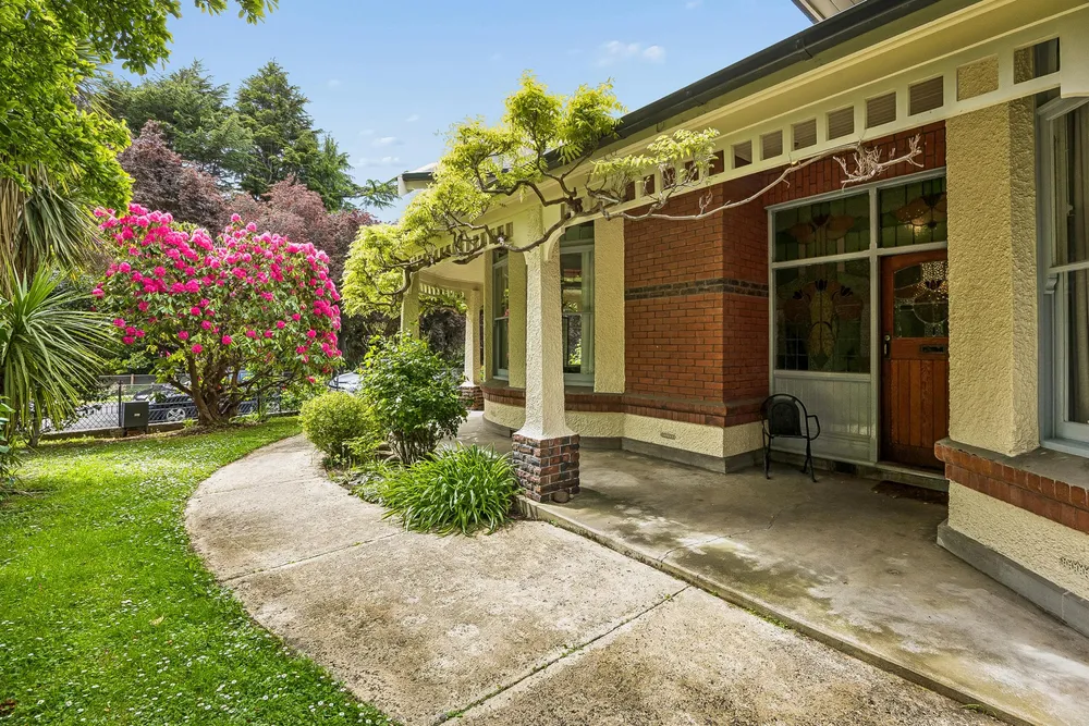 Photos of 4 Willowbank