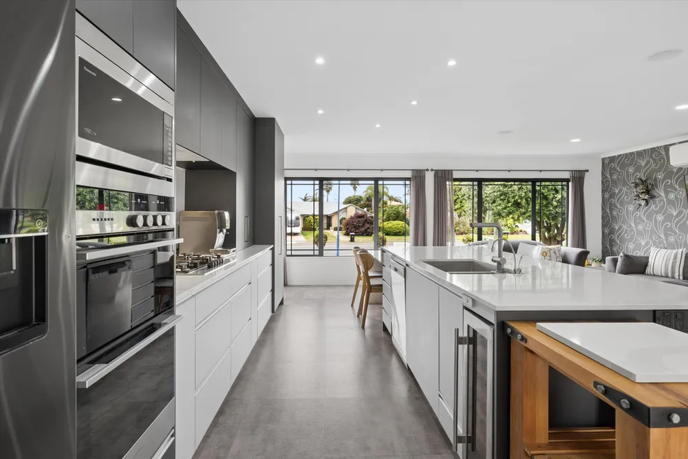 Photos of 76 Palm Beach Boulevard