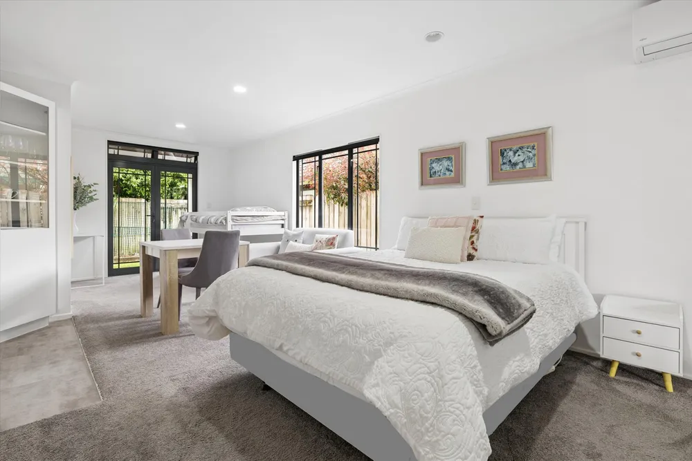 Photos of 76 Palm Beach Boulevard