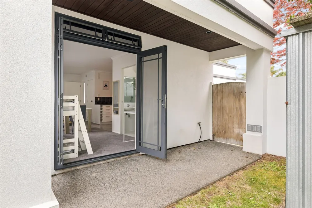 Photos of 76 Palm Beach Boulevard