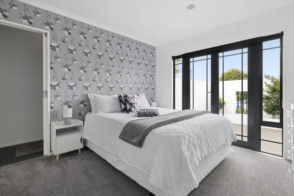 Photos of 76 Palm Beach Boulevard