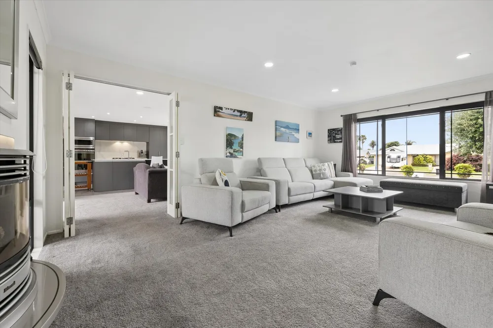 Photos of 76 Palm Beach Boulevard