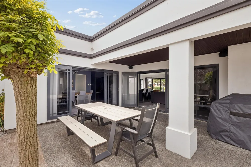 Photos of 76 Palm Beach Boulevard