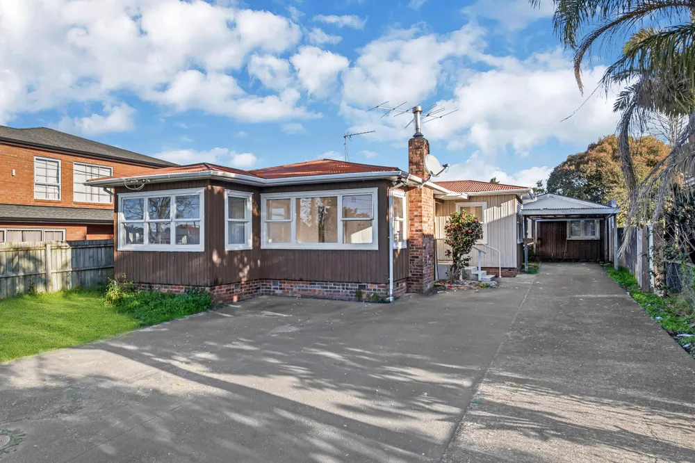 Photos of 64 Hallberry Road