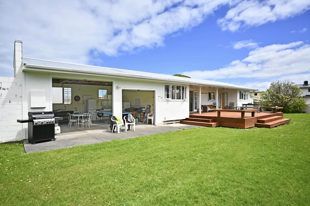 Photos of 18 Lochiel Street