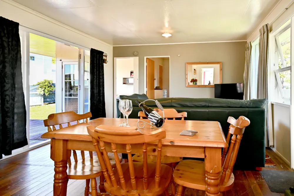 Photos of 18 Lochiel Street